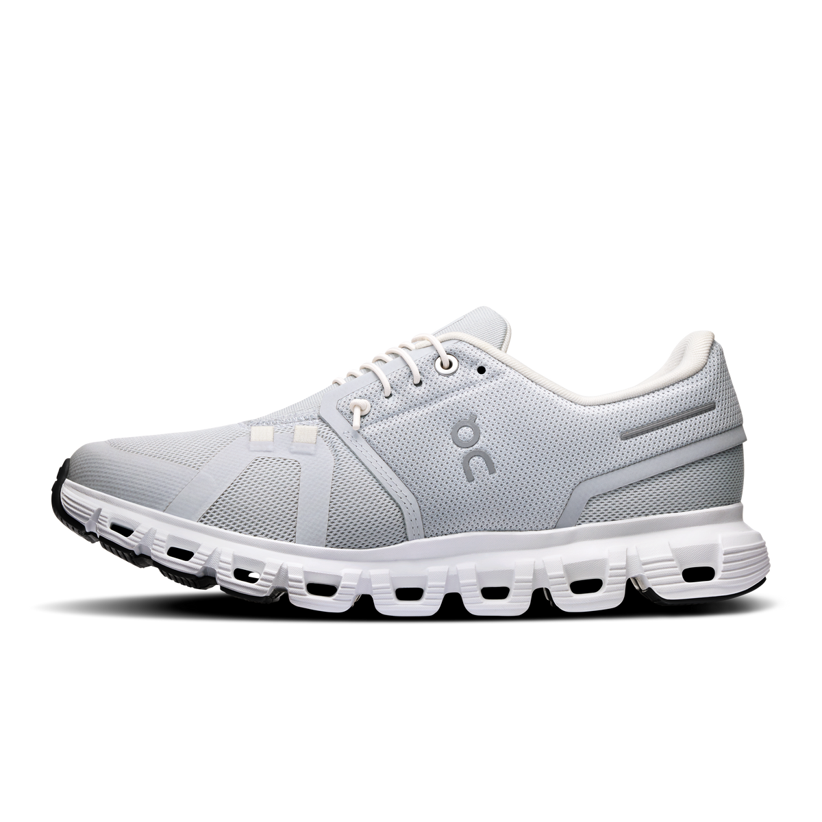 On Running Women's Cloud 6 in Glacier/White