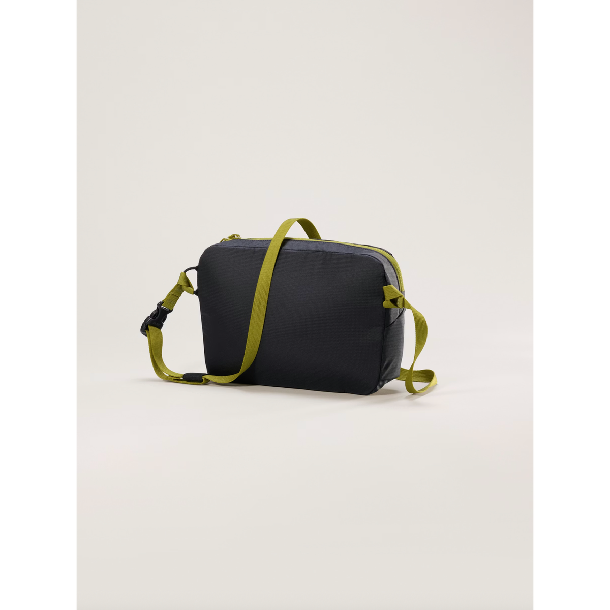 Arc'teryx Heliad Crossbody Bag in Black/Olive Moss
